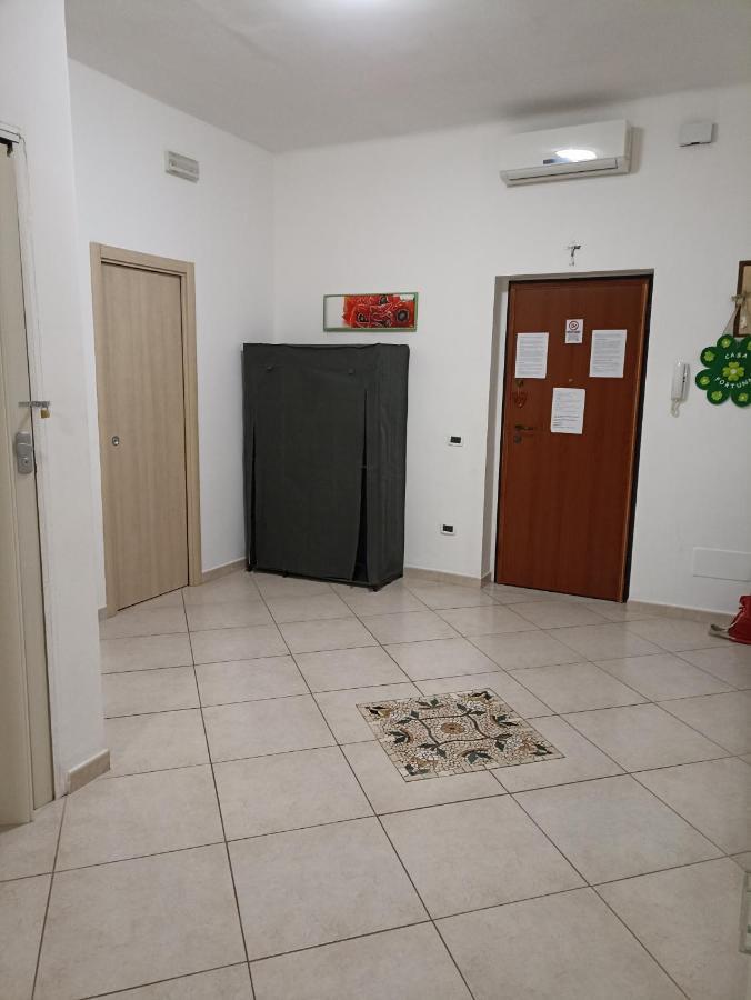 タラントCasa Vacanze : Casa Fortunaアパートメント エクステリア 写真